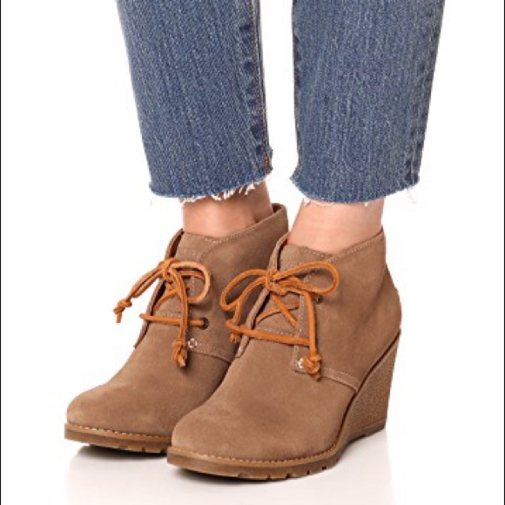 Sperry Stella Prow Chukka ankle wedge booties